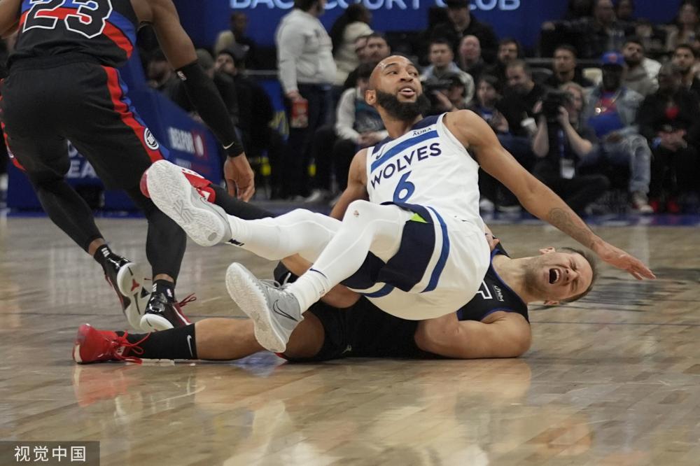 客场比赛的 客场比赛的